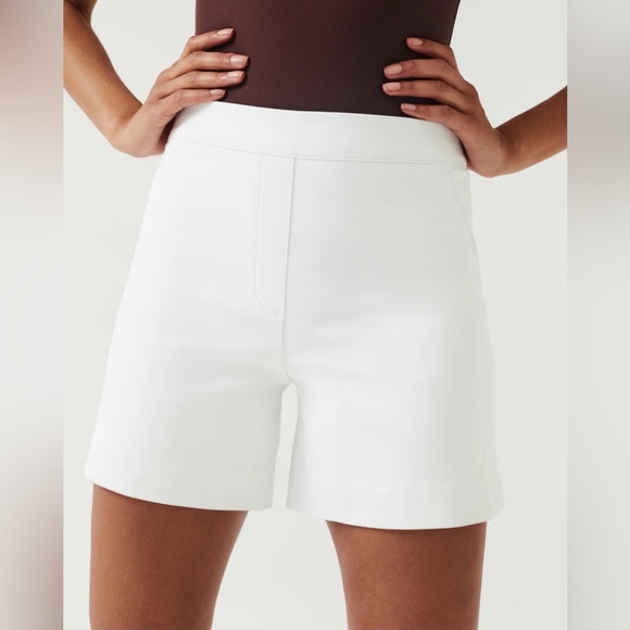 NWT SPANX On-the-Go 6” Shorts with Ultimate Opacity Technology in Classic White - Picture 3 of 9